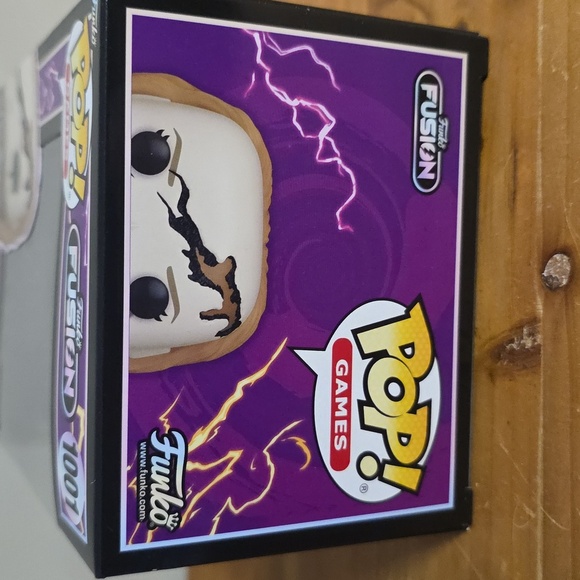 Funko Fusion M3GAN Vinyl Figure - Brown and Black - Picture 3 of 6